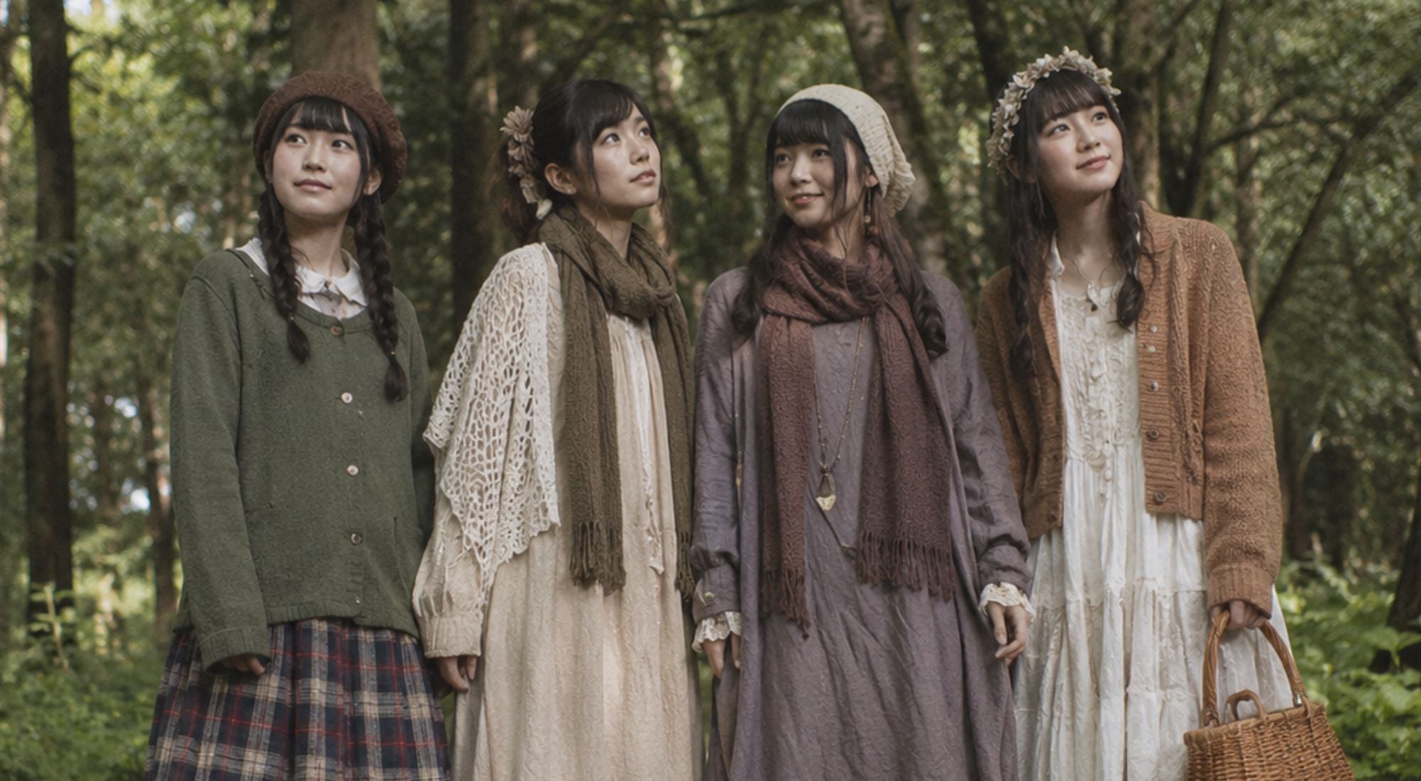 Japanese women's in mori fashion outfits